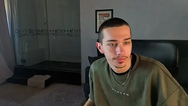 KaydenDrew online show from April 28, 2026, 4:17 am