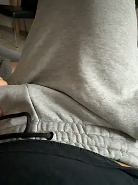 JamieLee008 online show from December 18, 2025, 8:31 am