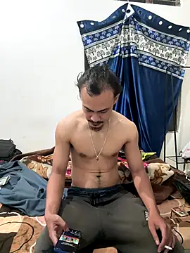 Snapshot of Fixvyusv chatting on December 18, 2025, 2:01 pm Fixvyusv online show from December 18, 2025, 2:01 pm