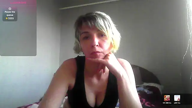 Lana Foxyy online show from April 6, 2026, 3:57 pm