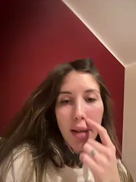 saphirafox online show from March 15, 2026, 6:25 pm