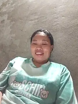 Snapshot of Maikha08 chatting on May 15, 2026, 2:46 pm Maikha08 online show from May 15, 2026, 2:46 pm
