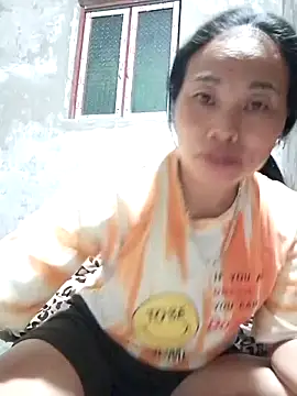 Snapshot of Maikha08 chatting on May 25, 2026, 12:44 pm Maikha08 online show from May 25, 2026, 12:44 pm