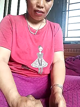 Snapshot of Maikha08 chatting on June 5, 2026, 7:03 am Maikha08 online show from June 5, 2026, 7:03 am