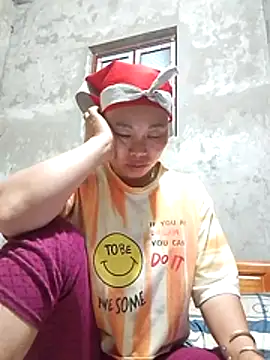 Snapshot of Maikha08 chatting on June 17, 2026, 10:43 pm Maikha08 online show from June 17, 2026, 10:43 pm