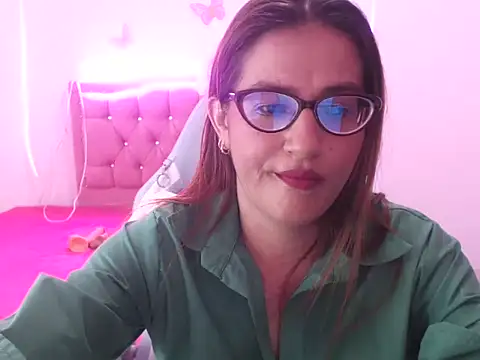 NathyVega online show from December 18, 2025, 2:06 am