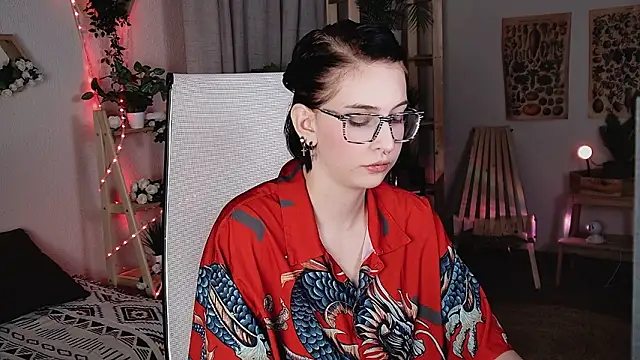 ElenaSomerhalder online show from February 4, 2026, 6:58 pm