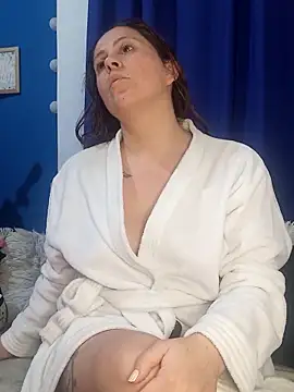 Snapshot of SofiEsteves chatting on May 24, 2026, 6:57 pm SofiEsteves online show from May 24, 2026, 6:57 pm