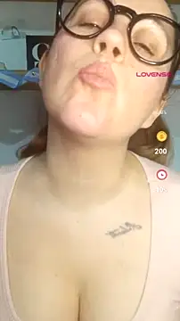 SofiEsteves online show from July 17, 2026, 12:34 pm