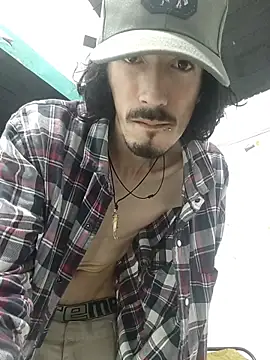 sk8-boy online show from May 4, 2026, 4:03 pm