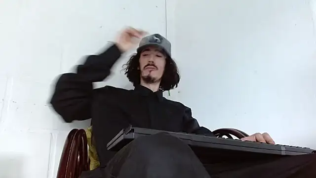 sk8-boy online show from June 19, 2026, 3:38 pm