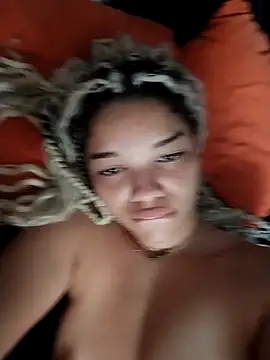 ChloeRaviss  online show from February 1, 2026, 12:26 pm