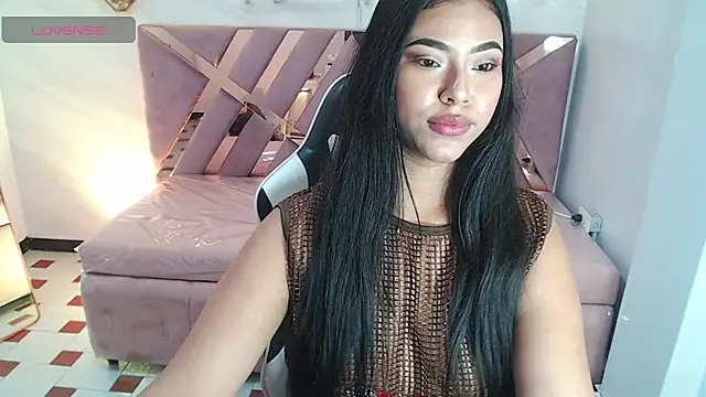 Kendall Queen v online show from December 18, 2025, 12:06 am