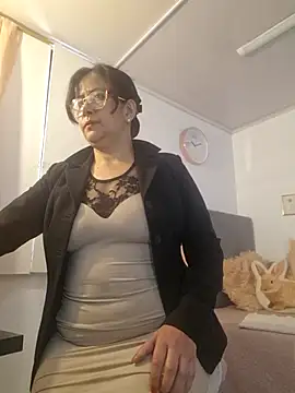 christy ant online show from July 7, 2026, 7:07 pm