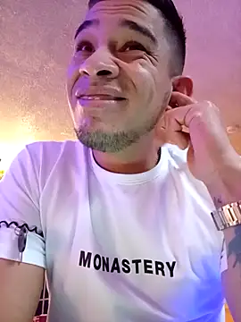 Snapshot of Gloryholeroom chatting on March 18, 2026, 7:17 pm Gloryholeroom online show from March 18, 2026, 7:17 pm