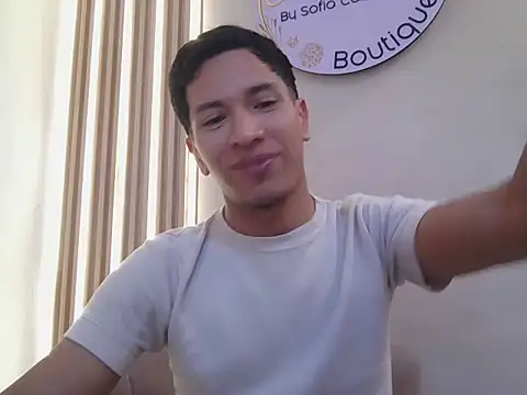 kracjunior online show from December 19, 2025, 7:54 pm