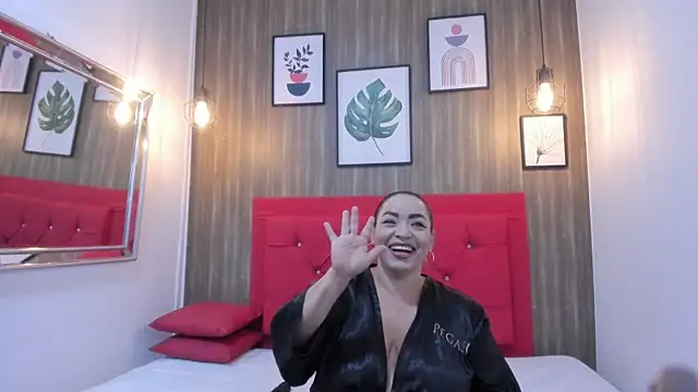 Snapshot of meggancurvy chatting on March 19, 2026, 7:18 pm meggancurvy online show from March 19, 2026, 7:18 pm