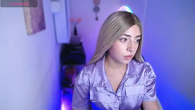 Snapshot of channel_blondee chatting on March 11, 2026, 8:37 pm channel blondee online show from March 11, 2026, 8:37 pm