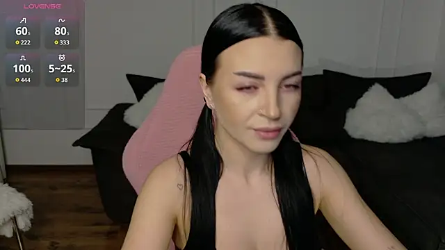 Snapshot of Lady_charm__ chatting on April 25, 2026, 4:59 am Lady charm online show from April 25, 2026, 4:59 am