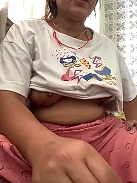 missmisha01 online show from April 24, 2026, 3:53 am
