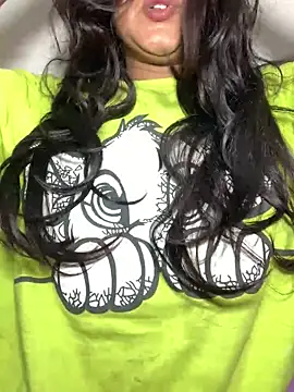 missmisha01 online show from May 5, 2026, 1:02 am