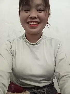 kiss-you12 online show from February 5, 2026, 2:11 pm