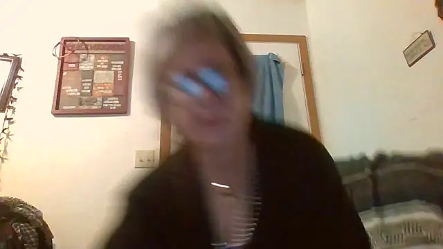 becky1111 online show from May 3, 2026, 11:38 am