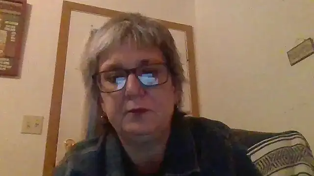 becky1111 online show from May 7, 2026, 4:29 am