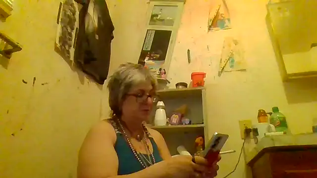 becky1111 online show from May 11, 2026, 4:04 pm