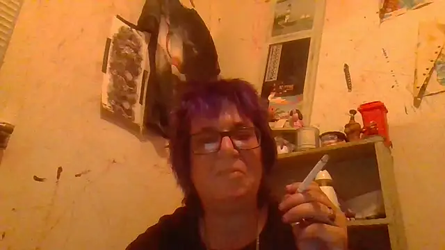 Snapshot of becky1111 chatting on June 16, 2026, 10:40 am becky1111 online show from June 16, 2026, 10:40 am