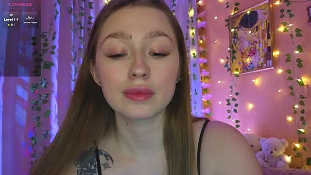 tease mee now online show from December 20, 2025, 5:09 pm