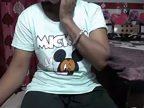 Snapshot of surbhi01 chatting on June 3, 2026, 7:11 am surbhi01 online show from June 3, 2026, 7:11 am