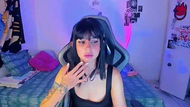 harakitty  online show from April 24, 2026, 4:26 am