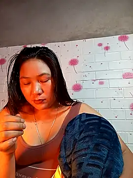 giang0055 online show from February 2, 2026, 1:21 pm