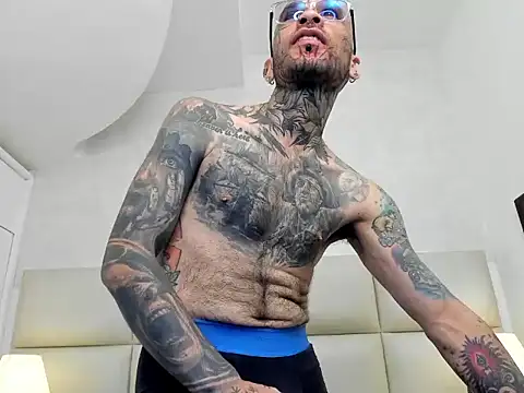 Snapshot of CalvinKorvus chatting on December 20, 2025, 1:07 pm CalvinKorvus online show from December 20, 2025, 1:07 pm