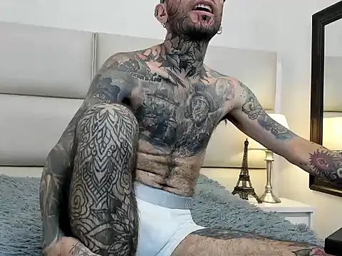 Snapshot of CalvinKorvus chatting on December 22, 2025, 7:00 pm CalvinKorvus online show from December 22, 2025, 7:00 pm