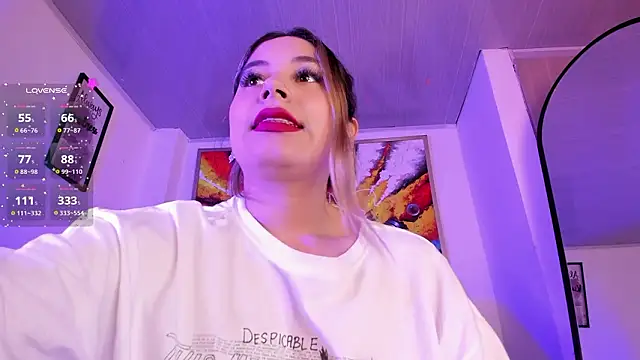 Snapshot of Violet_Blazee chatting on February 17, 2026, 3:58 am Violet Blazee online show from February 17, 2026, 3:58 am