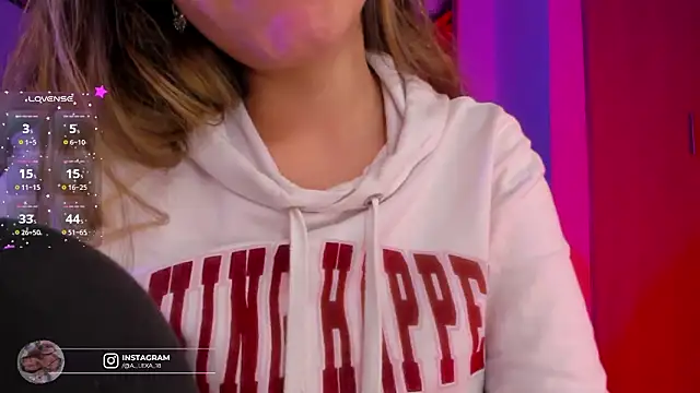 Snapshot of Violet_Blazee chatting on March 18, 2026, 3:42 am Violet Blazee online show from March 18, 2026, 3:42 am