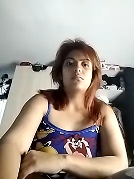 mia hottie2210 online show from December 23, 2025, 10:57 am