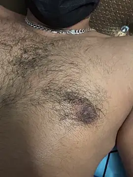 hotyindiaan online show from December 19, 2025, 10:17 pm