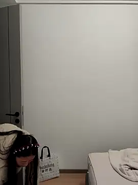 zzdd999 online show from March 8, 2026, 5:11 am