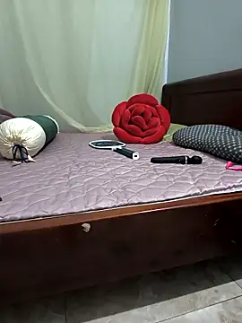 Snapshot of Sweet-Berryy chatting on May 12, 2026, 2:41 am Sweet-Berryy online show from May 12, 2026, 2:41 am