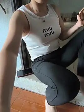 Snapshot of Sweet-Berryy chatting on June 25, 2026, 1:27 am Sweet-Berryy online show from June 25, 2026, 1:27 am