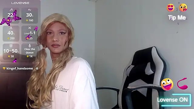 Sharlo  online show from December 22, 2025, 7:22 pm