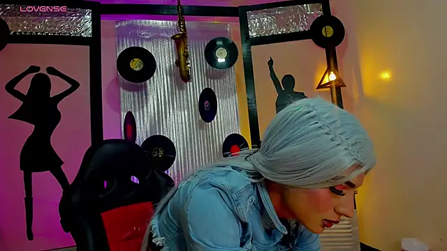 Sharlo  online show from January 13, 2026, 3:56 am