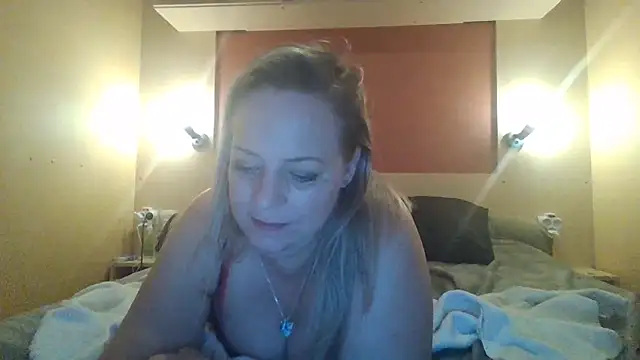 Miss-Chupagirly online show from January 15, 2026, 10:24 pm