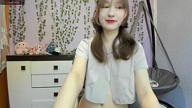 Yoonhee ki online show from May 3, 2026, 3:07 pm