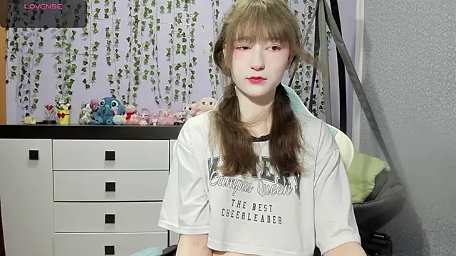 Snapshot of Yoonhee_ki chatting on July 1, 2026, 7:13 pm Yoonhee ki online show from July 1, 2026, 7:13 pm
