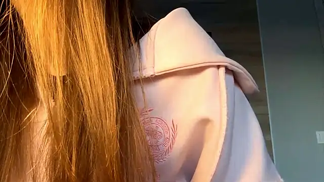 lisa montana online show from February 2, 2026, 6:23 am