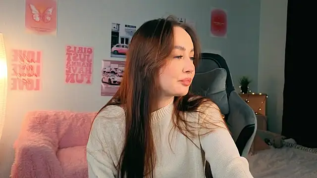 fallin lovee online show from February 8, 2026, 7:39 pm